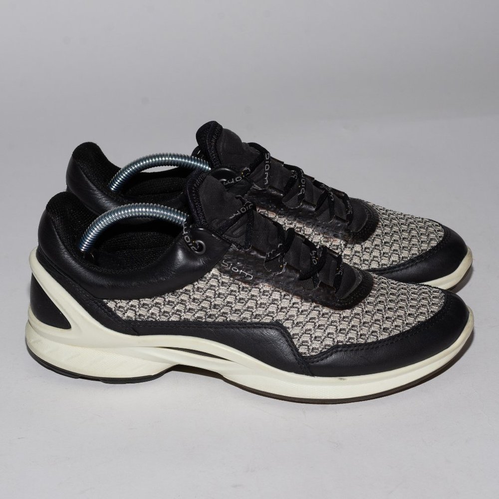 Ecco Biom Fjuel Women's Size 7 (38 EU) Athletic Black Comfort Shoes Sneaker